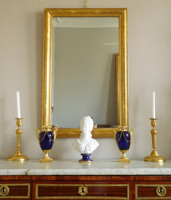 Miroir d'entre deux en bois doré à la feuille d'or, glace au mercure, époque 1840-50 - 63cm x 96cm