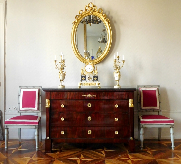 Grand miroir ovale de style Louis XVI, bois doré, glace au mercure - 69,5cm x 103cm
