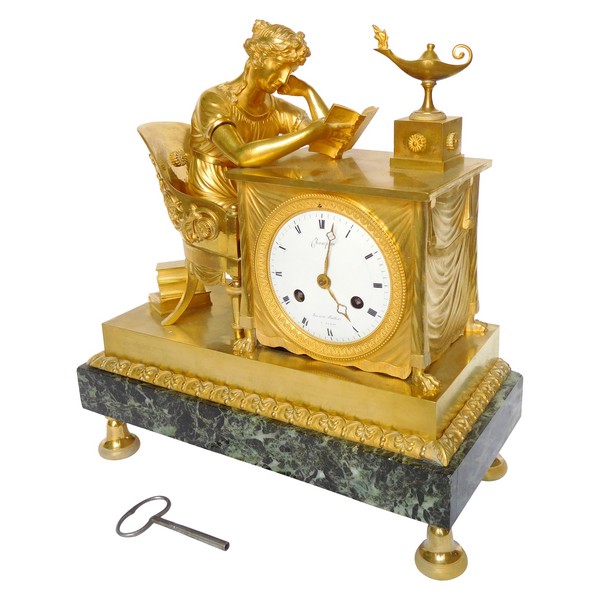 Pendule La Liseuse, d'après Reiche par Claude Galle & Champion, bronze doré, époque Empire