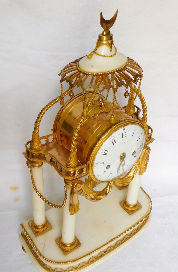 Pendule à la Turque d'époque Transition Louis XV - Louis XVI - Furet, horloger du Roi - marbre et bronze doré