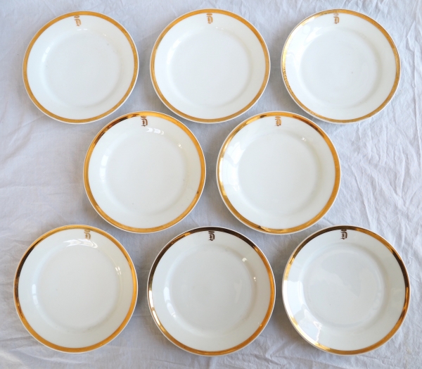 Série de 8 assiettes à dessert en porcelaine de Paris - monogramme D couronné et filets or