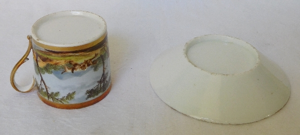 Tasse litron en porcelaine de Paris dorée Empire, décor cynégétique