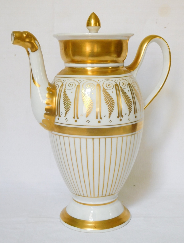 Verseuse de style Empire en porcelaine de Paris dorée à l'or fin, époque milieu XIXe