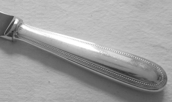 Couteau de table en métal argenté, Christofle, modèle Perles