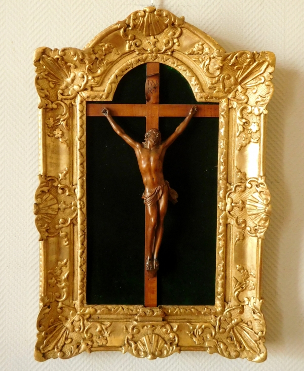 Grand Christ en Croix en bois de Sainte Lucie dit de Bagard, travail Nancéen du XVIIIe siècle