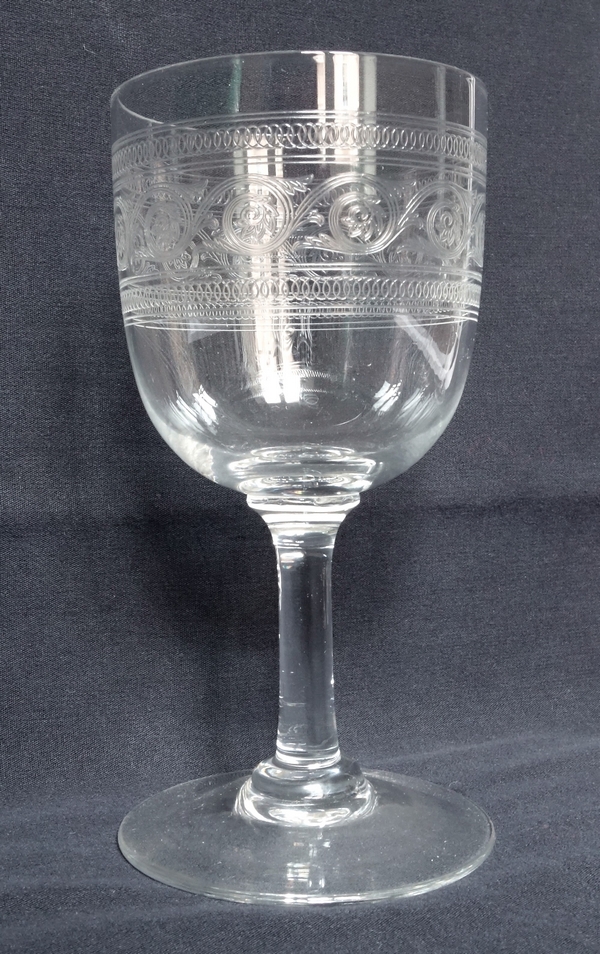 Verre à vin en cristal de Baccarat, modèle gravure Athénienne - 12,4cm
