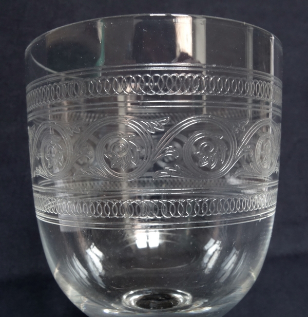 Verre à eau en cristal de Baccarat, modèle gravure Athénienne - 15,6cm