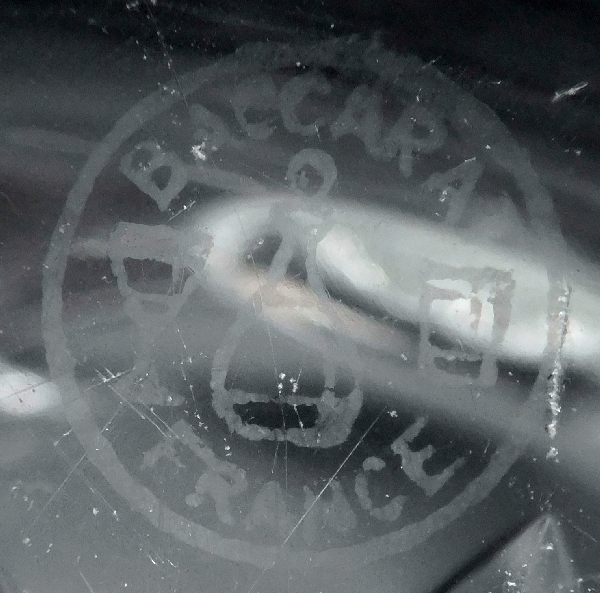Pichet / broc / carafe à eau en cristal de Baccarat, modèle Buckingham - signé