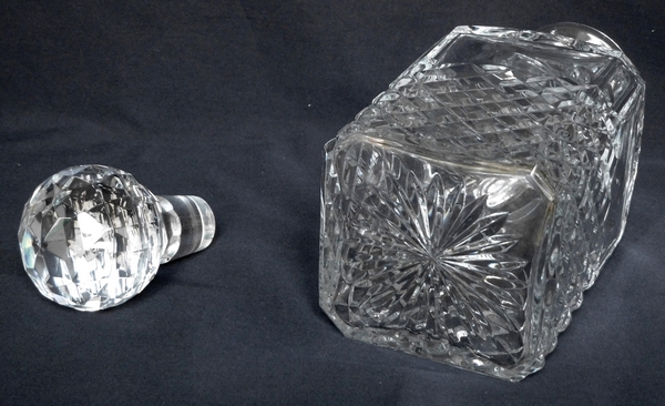 Flacon / carafe à whisky ou cognac en cristal de Baccarat, modèle Burgos - signé