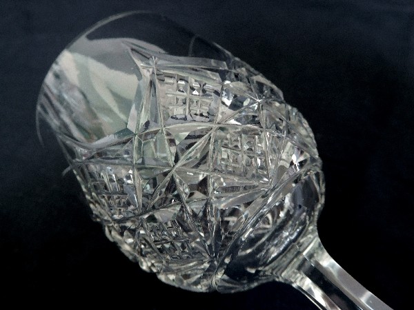 Verre à vin en cristal de Baccarat, modèle Colbert - 12,8cm