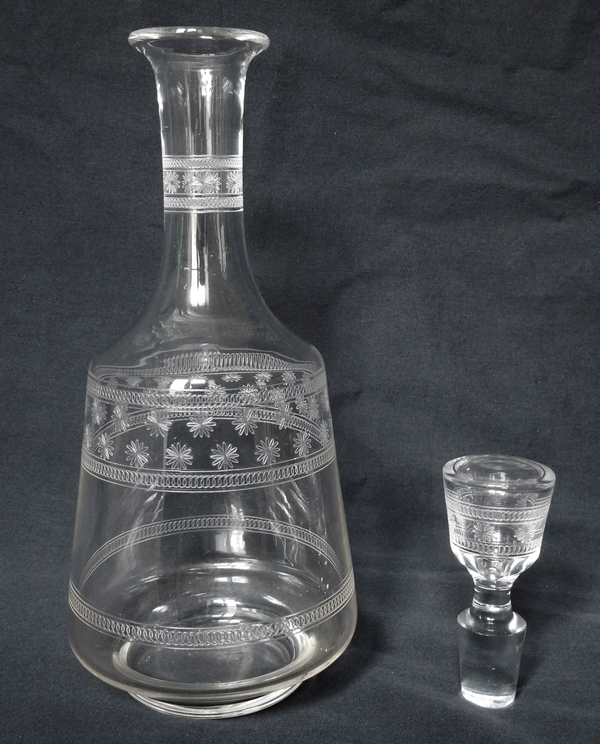 Carafe à eau en cristal de Baccarat, modèle cylindrique gravé étoiles, gravure 4770 - 30,5cm