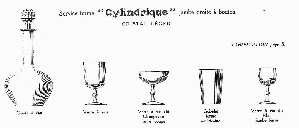 Coupe à champagne en cristal de Baccarat, modèle à écailles et palmettes