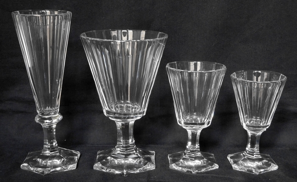 Verre à vin en cristal de Baccarat taillé à pans coupés, époque Restauration vers 1840 - 11,5cm