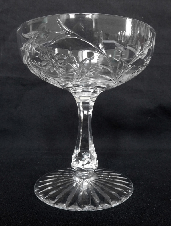 Coupe à champagne en cristal de Baccarat, modèle Maintenon