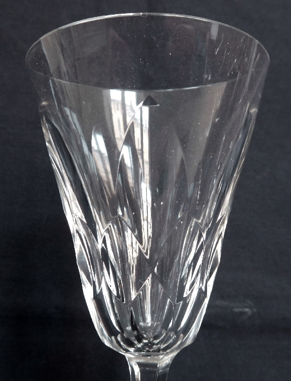 Verre à vin en cristal de Baccarat, modèle Picardie - signé - 14cm