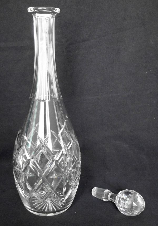 Carafe en cristal de Baccarat, modèle en cristal taillé forme 11432, taille 12464