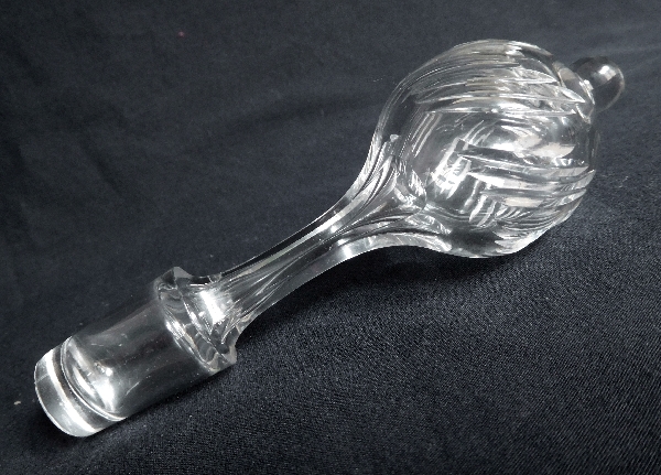 Carafe à eau / aiguière en cristal de Baccarat, modèle à torsades taille 8659