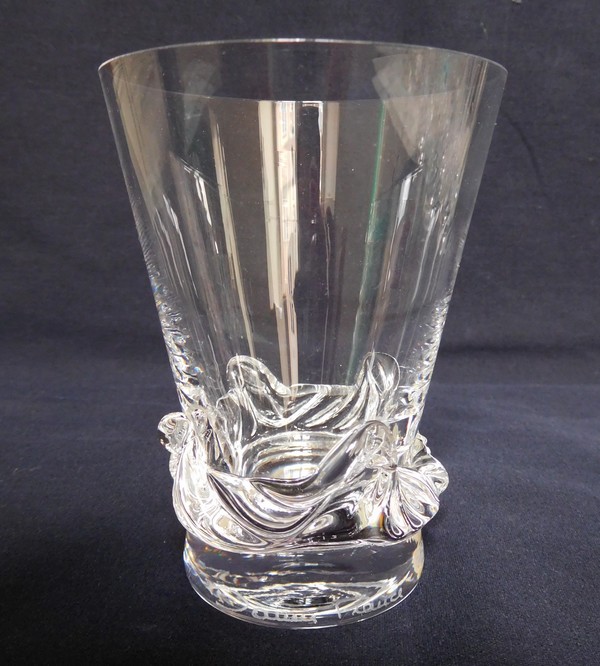 Enchères DAUM. Service de verres en cristal comprenant 12 verres à eau, 12