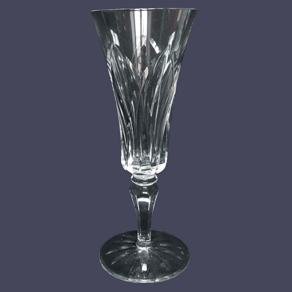Flûte à champagne en cristal de Saint Louis, modèle Camargue - signée