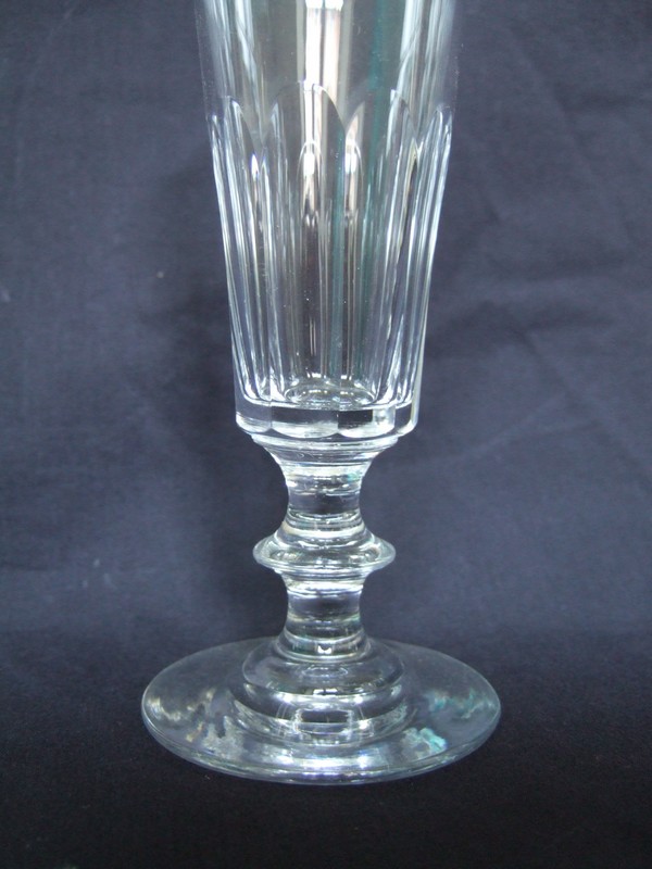 Flûte à champagne ancienne en cristal de Baccarat / St Louis, modèle Caton (XIXe siècle)