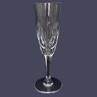 Flûte à champagne en cristal taillé de St Louis, modèle Chantilly - signée