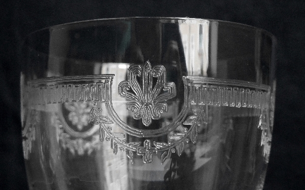 Verre à vin ou verre à porto en cristal de Saint Louis, modèle Manon - 12cm