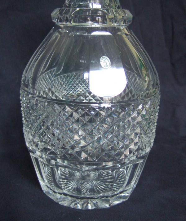 Carafe à vin en cristal taillé de St Louis, modèle Trianon - étiquette avant 1936 (collection)