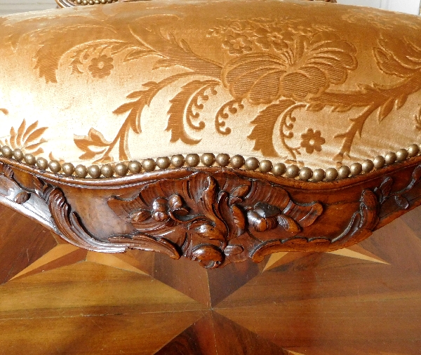 Salon de 4 fauteuils à la Reine d'époque Louis XV - travail lyonnais attribué à Pierre Nogaret