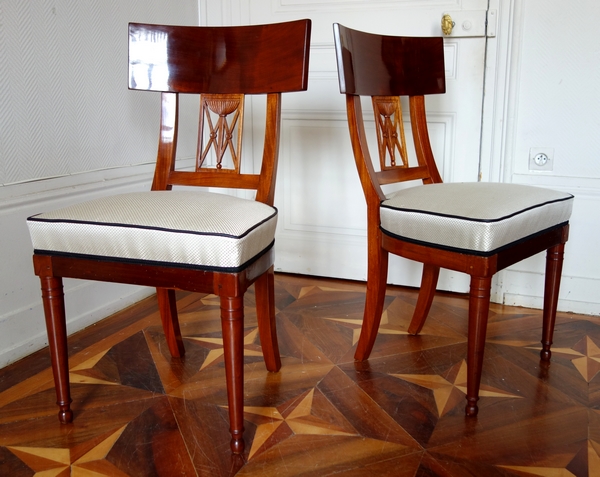 6 chaises de salle à manger Klismos en acajou, époque Consulat Empire vers 1800