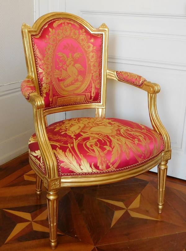 LN Mariette : fauteuil cabriolet d'apparat d'époque Louis XVI, bois doré et soie - estampillé