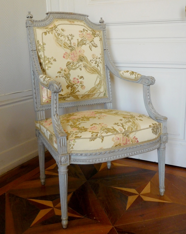 Marc Gautron : fauteuil de bureau d'époque Louis XVI finement sculpté en soie brochée - estampillé