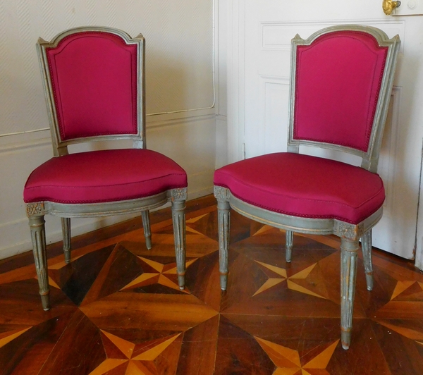 Paire de chaises d'époque Louis XVI, faille de soie pourpre