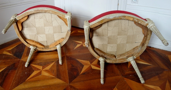 ND Delaisement : paire de luxueux fauteuils cabriolets d'époque Louis XVI - estampille