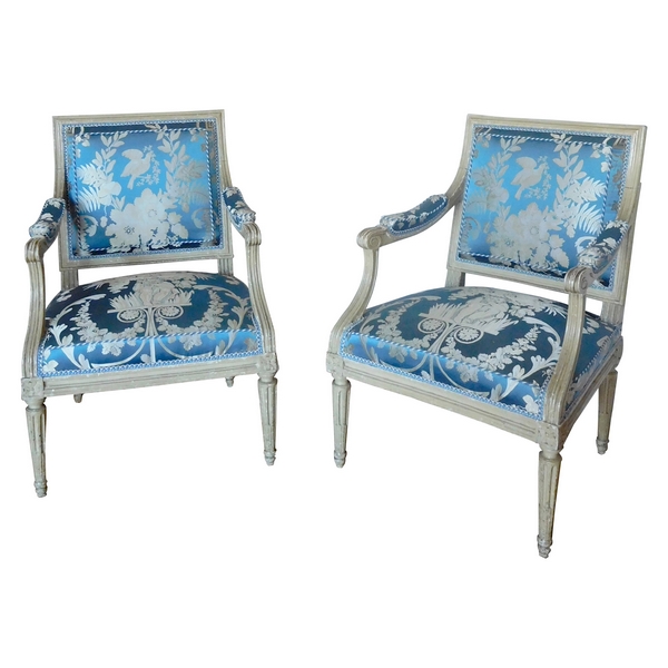 Georges Jacob : paire de fauteuils à la Reine d'époque Louis XVI, lampas bleu Tassinari et Chatel