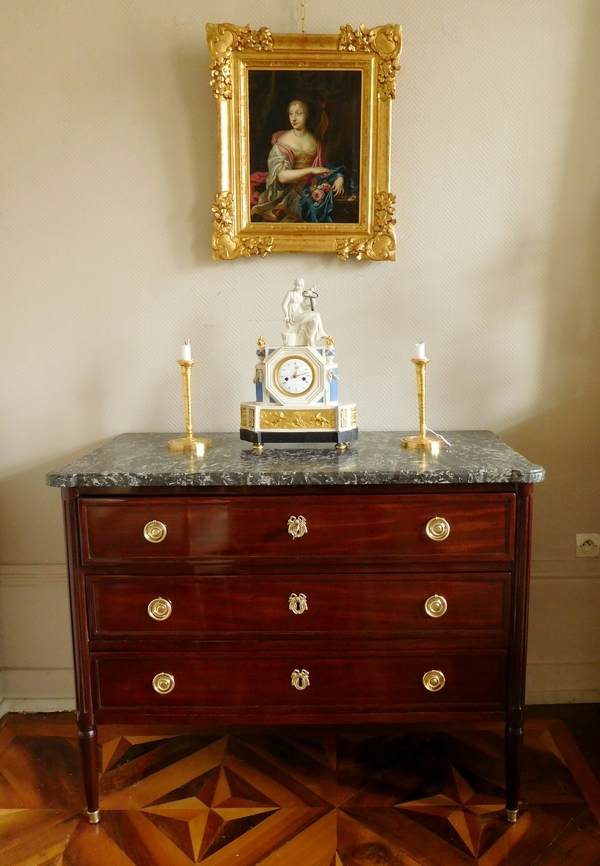 Portrait d'aristocrate d'époque Louis XIV circa 1660, huile sur toile dans un cadre XVIIIe en bois doré