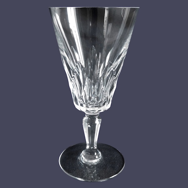 Verre à eau en cristal de Baccarat, modèle Carcassonne - signé - 14,5cm