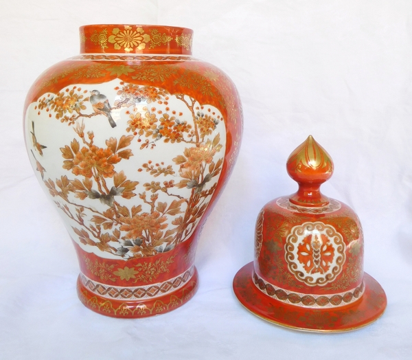 Grande potiche en porcelaine du Japon rouge et or, époque Edo - début XIXe siècle - signée
