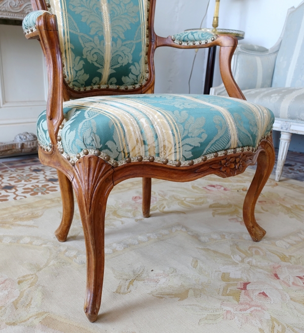 Suite de 4 fauteuils cabriolet d'époque Louis XV en bois naturel, soierie verte - XVIIIe siècle
