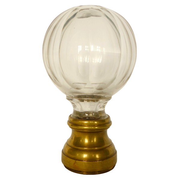 Baccarat - boule de rampe d'escalier en cristal taillé et laiton, époque XIXe siècle