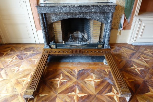 Louis XVI walnut mantelpiece - late 18th century