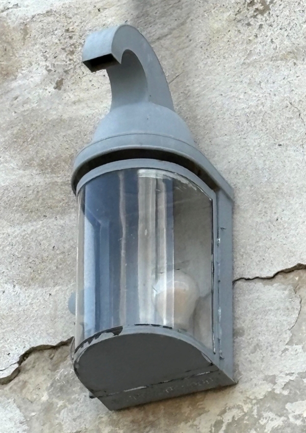 Antique-style helmet-shaped lantern for exterior or interior use, early 19th century