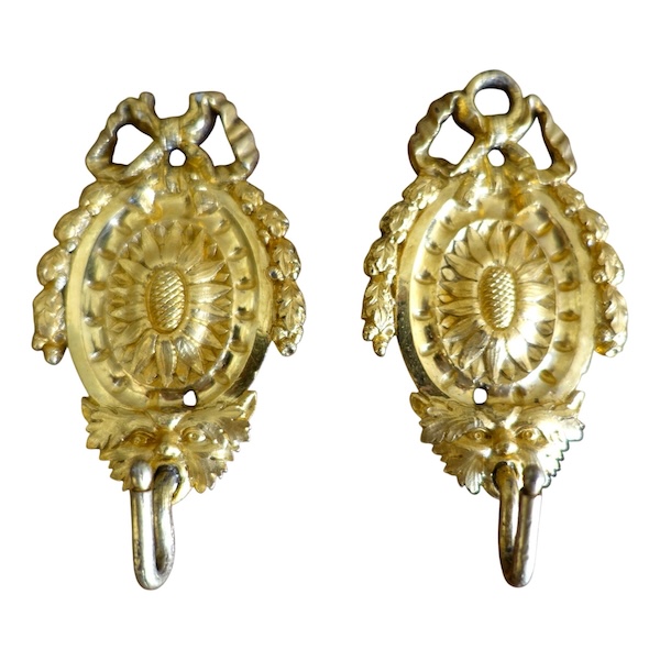 Paire de porte-montres Louis XVI en bronze ciselé et doré au mercure - suspente miniature
