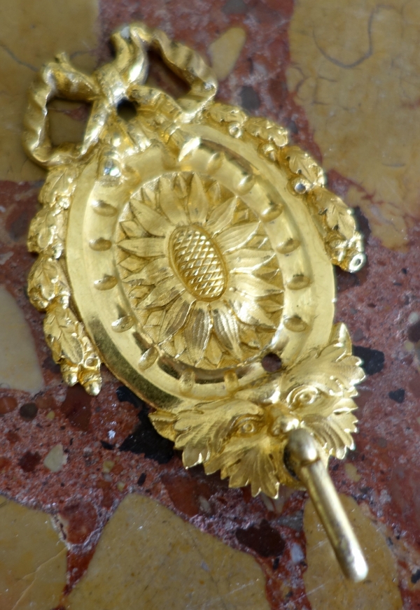 Paire de porte-montres Louis XVI en bronze ciselé et doré au mercure - suspente miniature