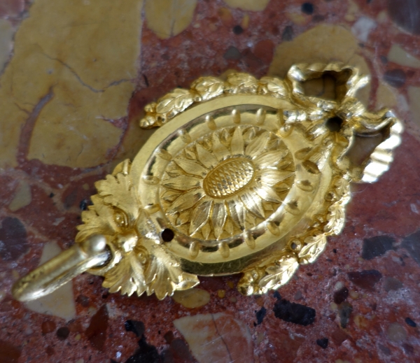 Paire de porte-montres Louis XVI en bronze ciselé et doré au mercure - suspente miniature
