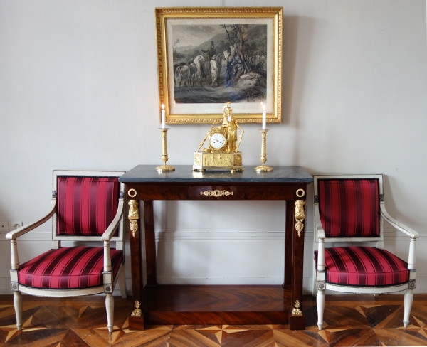 Pair of finely chiseled ormolu candlesticks, Empire Restoration period - early 19th century circa 1820 - 26cm