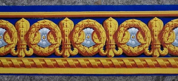 Royal wallpaper decorated with Charles Philippe de France coat of arms