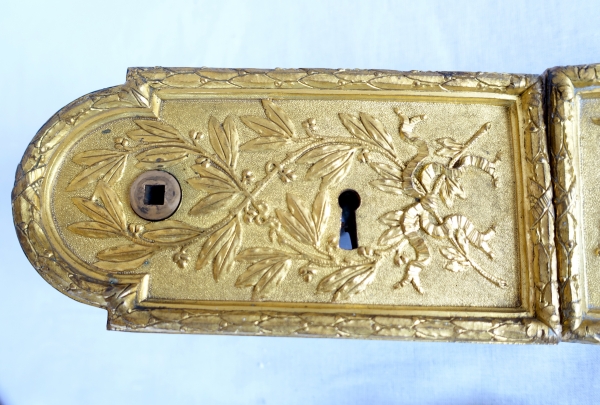 Serrure de double porte de château / hôtel particulier en bronze doré, style Louis XVI