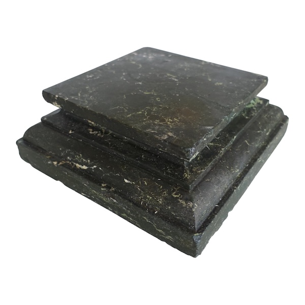 Socle de présentation néoclassique en marbre vert de mer pour buste