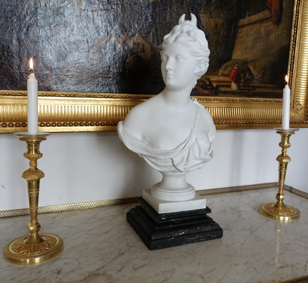 Socle de présentation néoclassique en marbre vert de mer pour buste