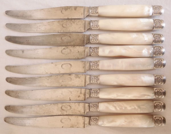 Jules Piault : set of 18 Louis XV style table knives, mother of pearl and sterling silver